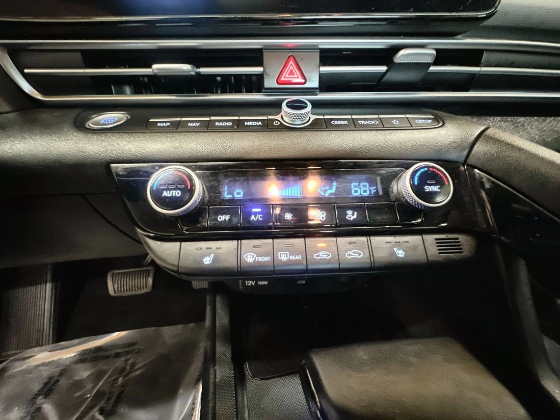 2025 Hyundai Elantra Sel