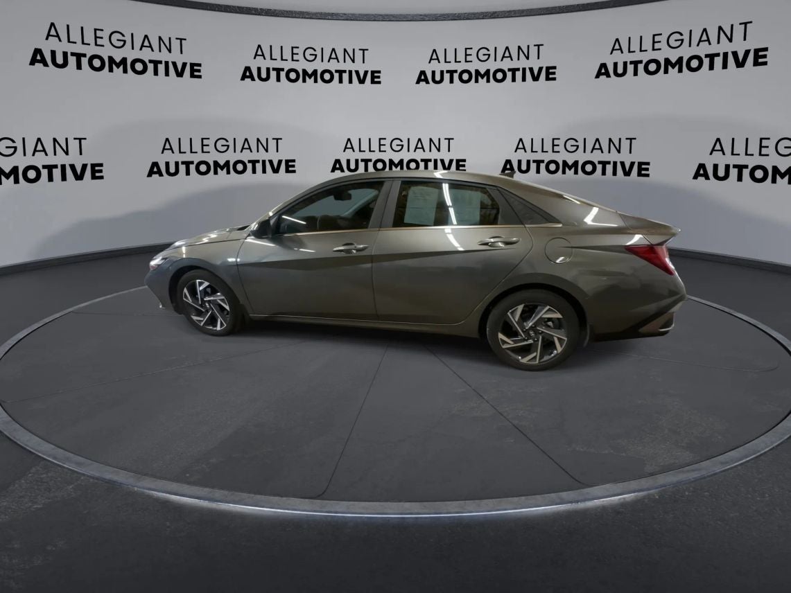2025 Hyundai Elantra Sel