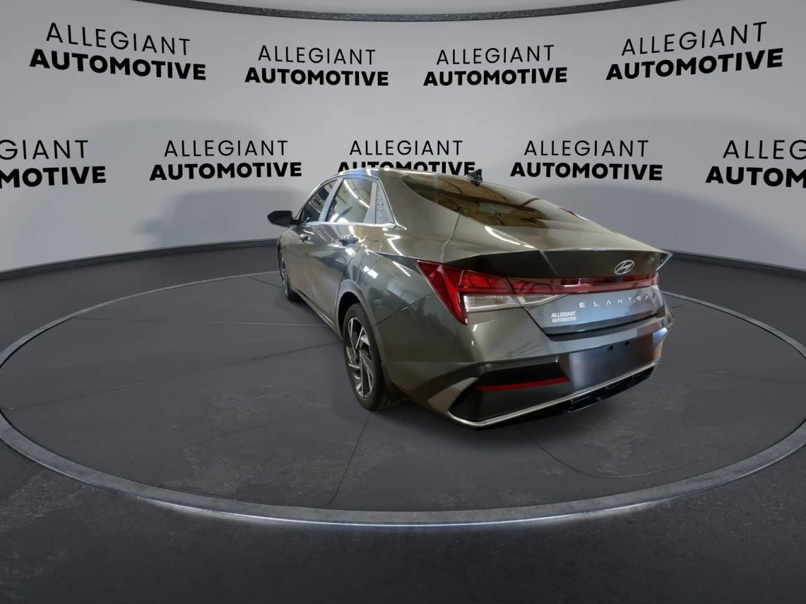 2025 Hyundai Elantra Sel