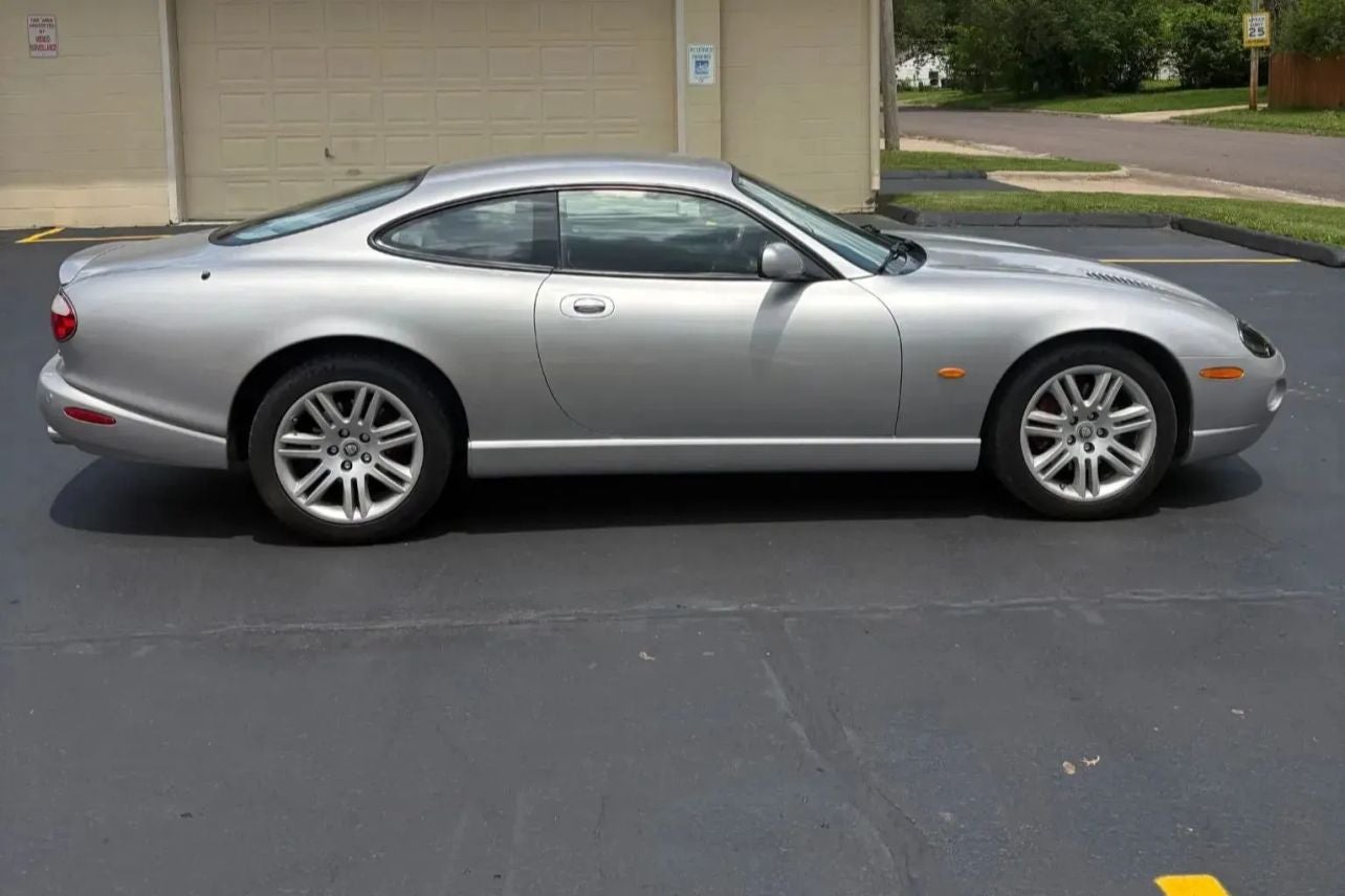 2005 Jaguar XK XK8 Coupe 2D
