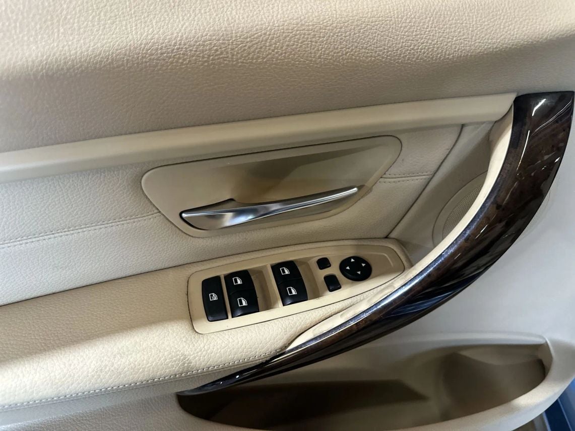 2014 BMW 3 Series 328i xDrive Sedan 4D