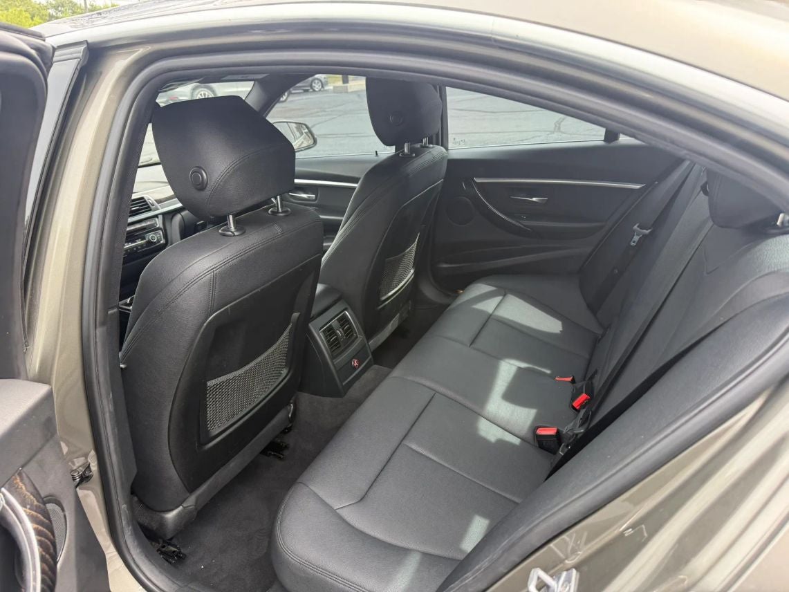 2017 BMW 3 Series 330i Sedan 4D