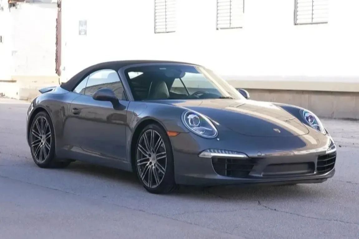 2015 Porsche 911 Carrera S Cabriolet 2D