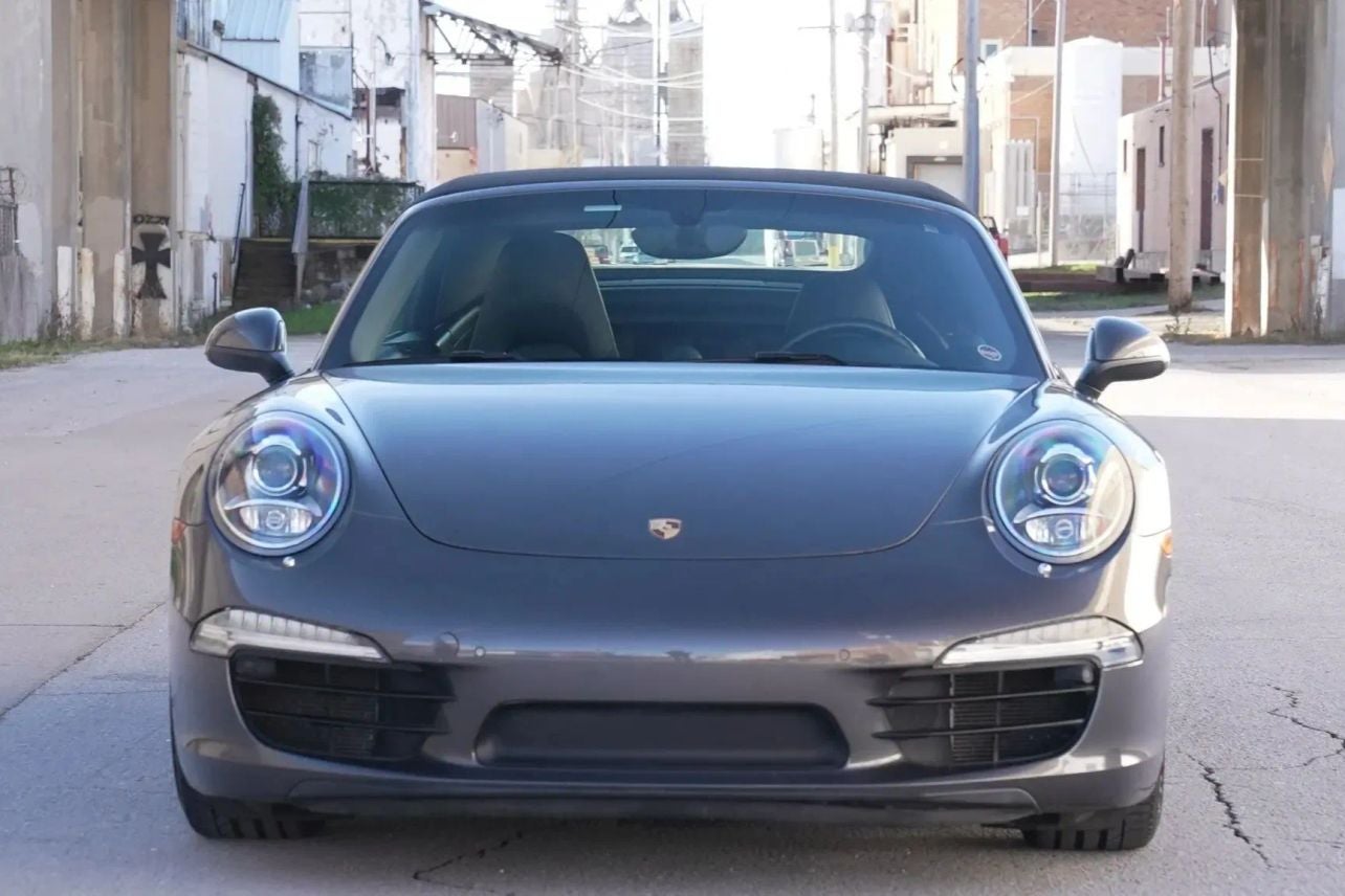 2015 Porsche 911 Carrera S Cabriolet 2D